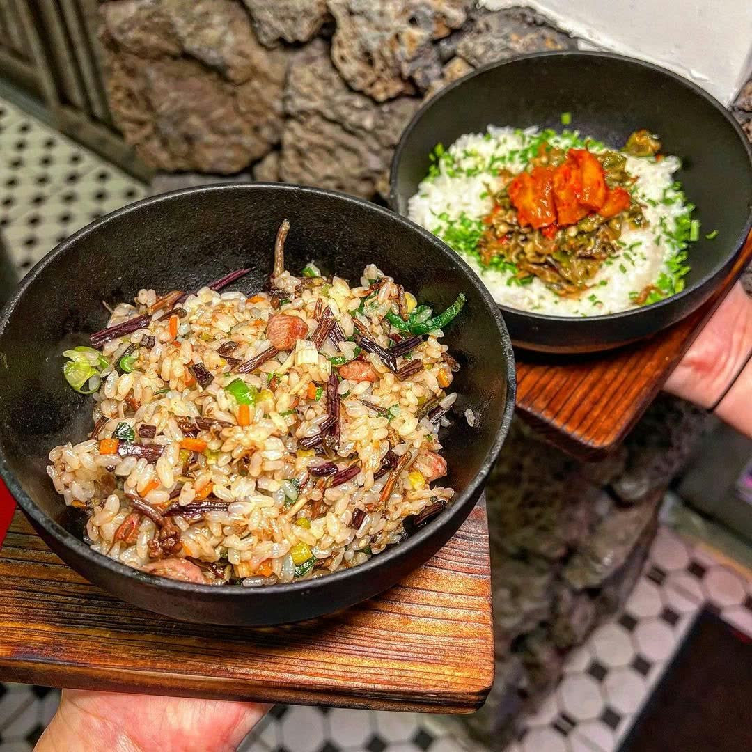 고사리 볶음밥과 멸치 짜박이밥 — 제주특별집 홍대점 Instagram · Jeju Special House Hongdae Korean BBQ preview 7